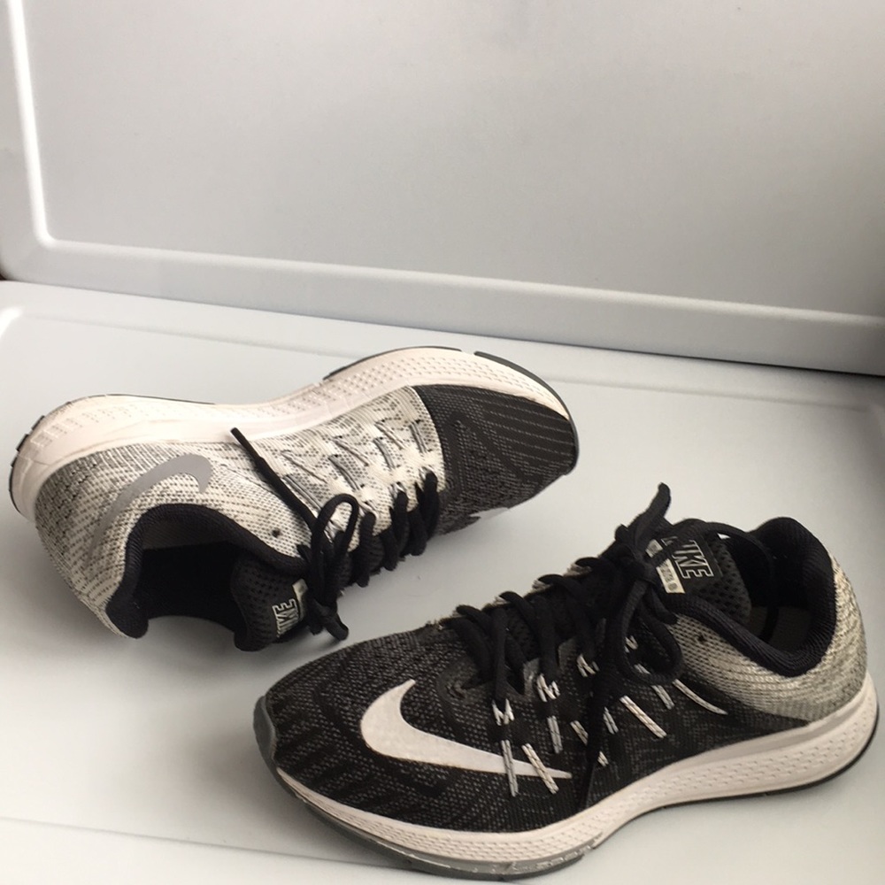 Nike UNIQUE!Zoom Élite 8 knitted athletic sneakers